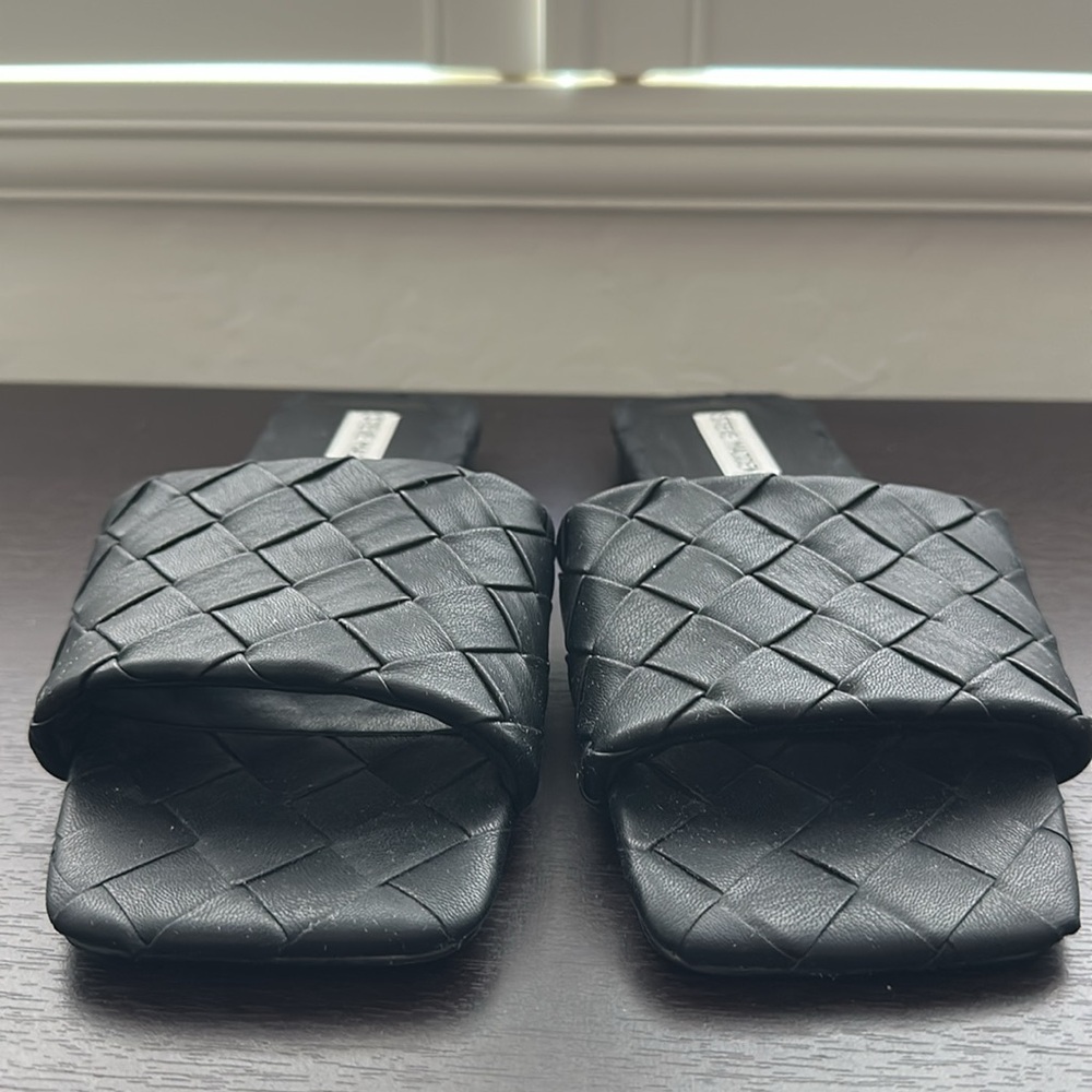 Steve Madden Melyza black slides / sandals - Picture 2 of 9